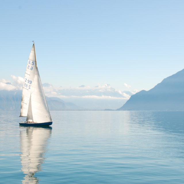 beautiful-boat-daylight-foggy-273886