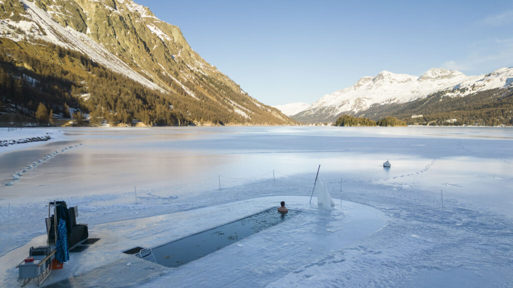 Eisbadi Aussicht Sils