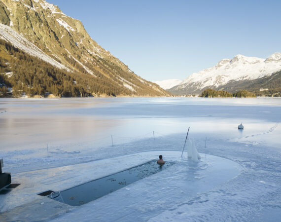 Eisbadi Aussicht Sils